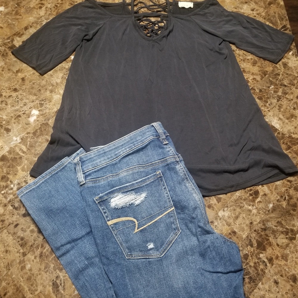 Cold shoulder Tee